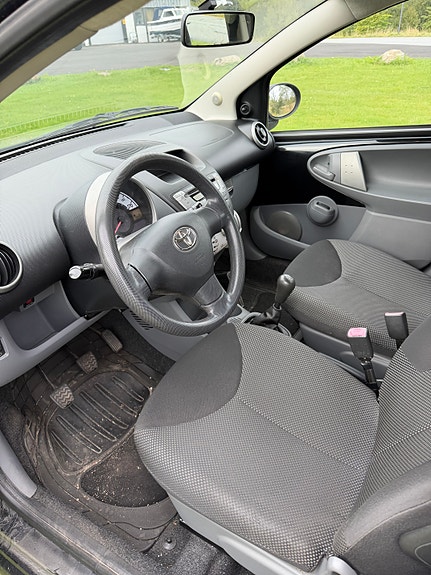 Toyota Aygo 12 of 17
