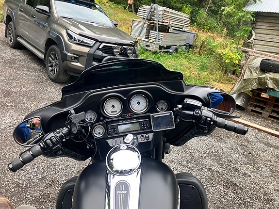 Harley-Davidson FLHX Street Glide 6 of 13