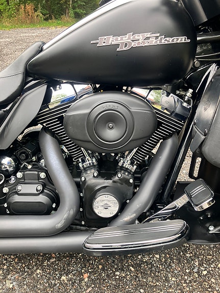 Harley-Davidson FLHX Street Glide 7 of 13