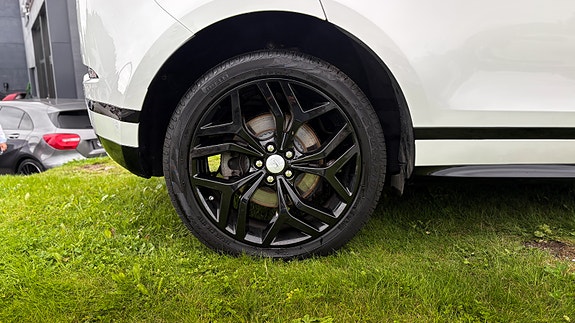 Land Rover Range Rover Evoque 9 of 30
