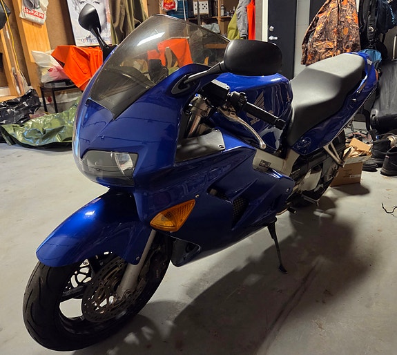 Honda VFR 800 2 of 7