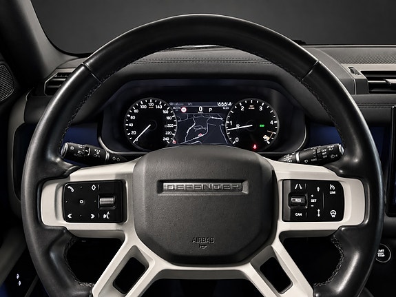 Land Rover Defender 110 19 of 30