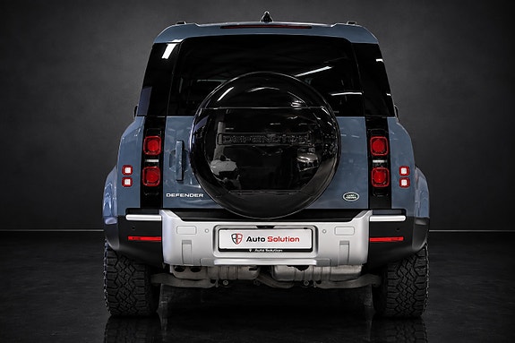 Land Rover Defender 110 4 of 30