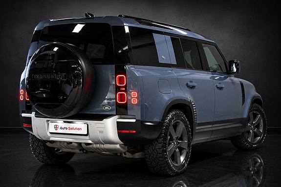Land Rover Defender 110 29 of 30