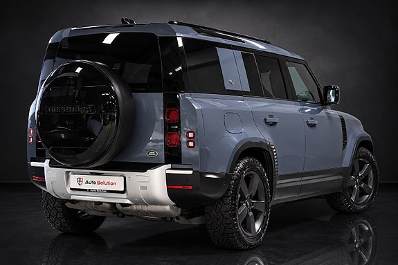 Land Rover Defender 110 2 of 30