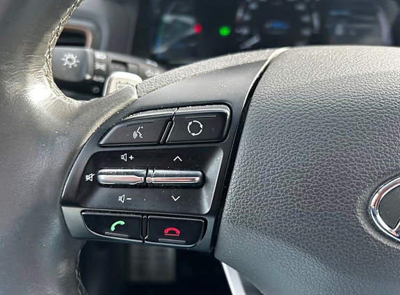 Hyundai IONIQ 12 of 24