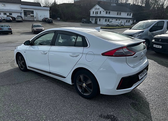 Hyundai IONIQ 3 of 24