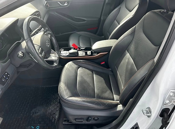 Hyundai IONIQ 21 of 24