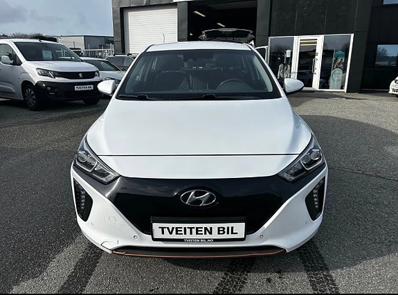 Hyundai IONIQ 8 of 24