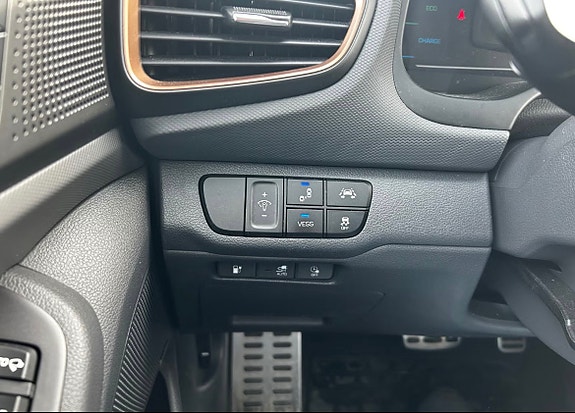 Hyundai IONIQ 14 of 24