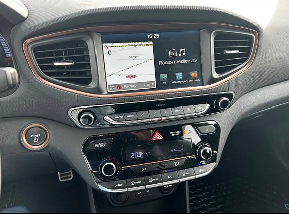 Hyundai IONIQ 16 of 24