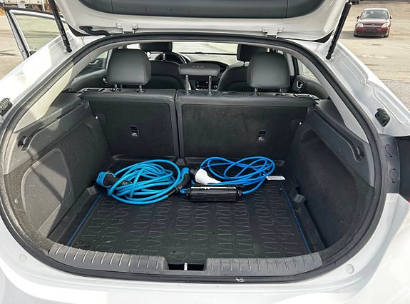 Hyundai IONIQ 24 of 24