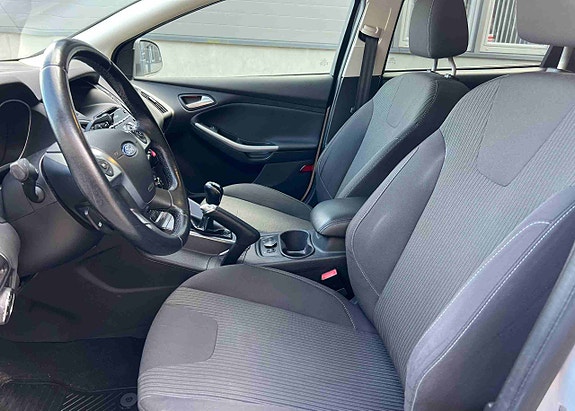 Ford Focus 7 of 16