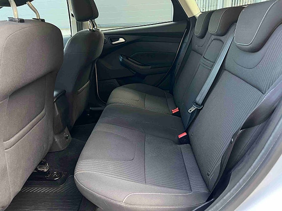 Ford Focus 9 of 16