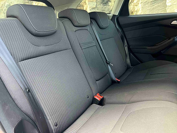 Ford Focus 10 of 16