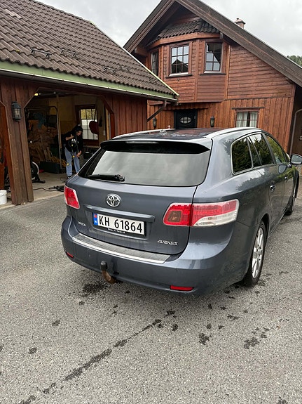 Toyota Avensis 5 of 16