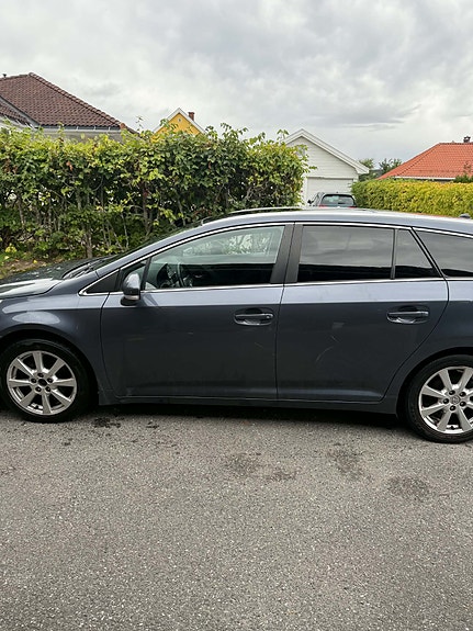 Toyota Avensis 7 of 16