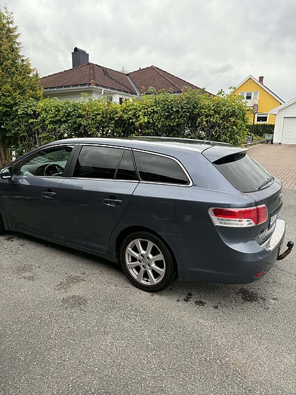 Toyota Avensis 8 of 16