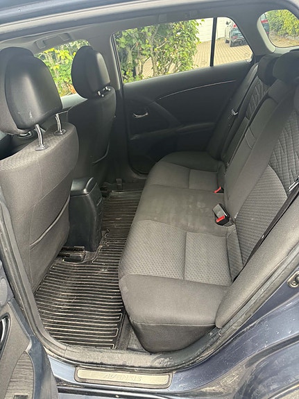 Toyota Avensis 11 of 16