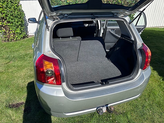 Toyota Corolla 13 of 19
