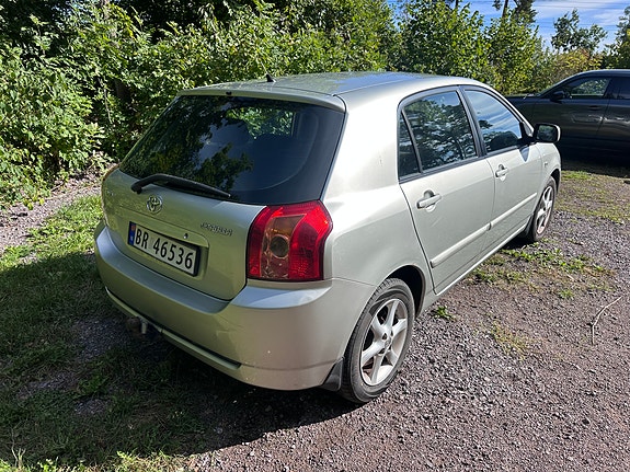 Toyota Corolla 4 of 19