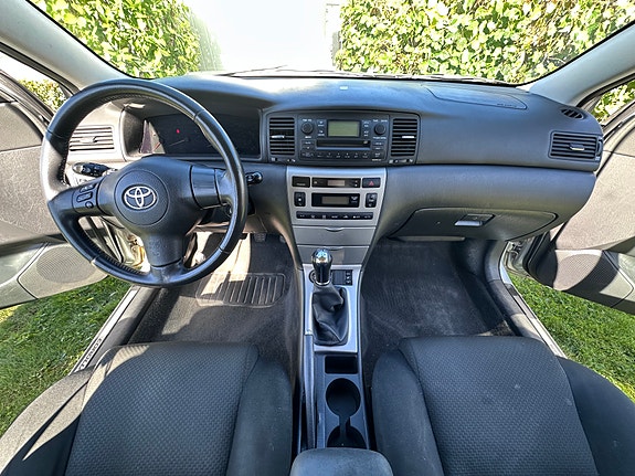 Toyota Corolla 9 of 19