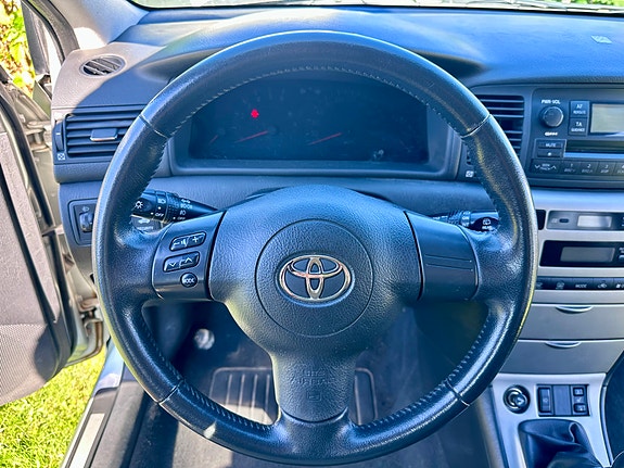 Toyota Corolla 10 of 19