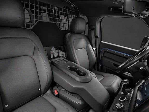 Land Rover Defender 9 of 30