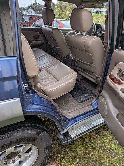 Toyota Land Cruiser 7 of 9