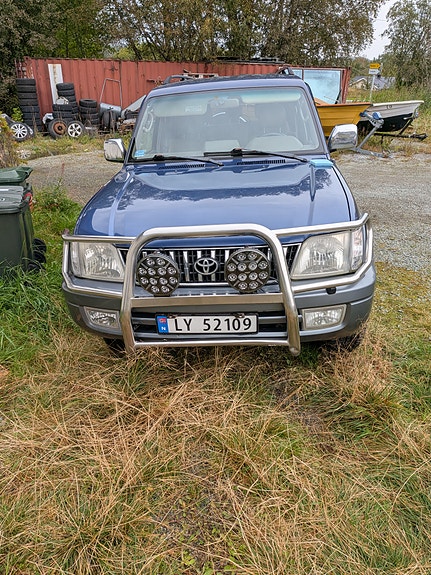 Toyota Land Cruiser 3 of 9
