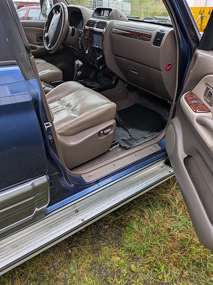 Toyota Land Cruiser 8 of 9