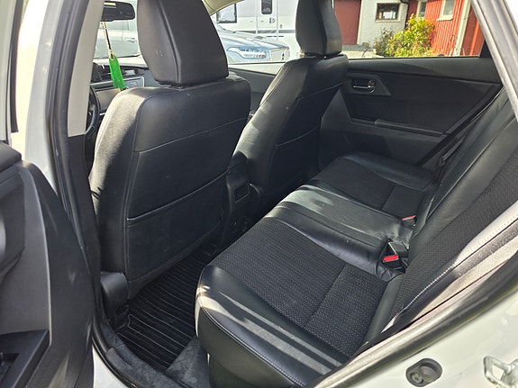 Toyota Auris 9 of 20
