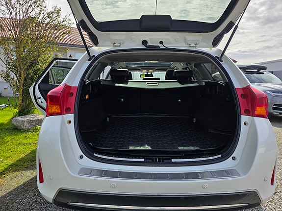 Toyota Auris 5 of 20