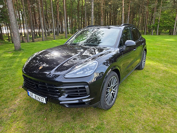 Porsche Cayenne 4 of 29