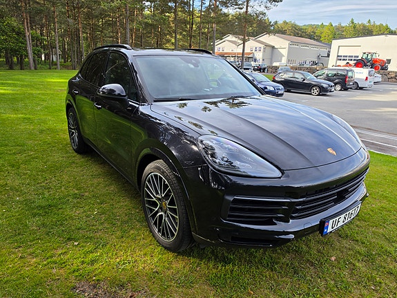 Porsche Cayenne 3 of 29