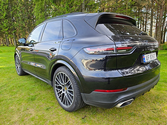 Porsche Cayenne 8 of 29
