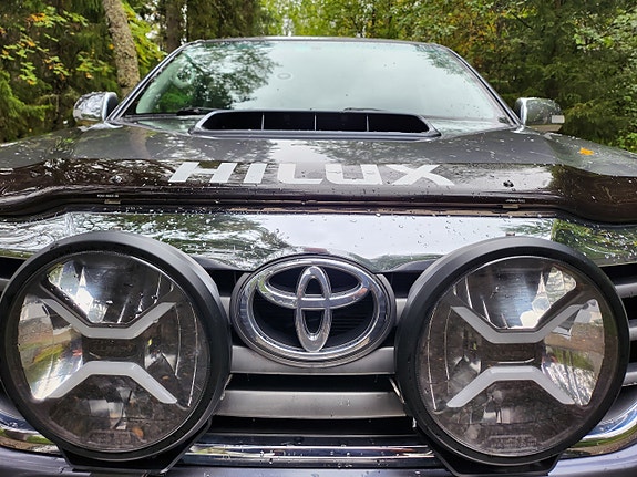 Toyota HiLux 11 of 20