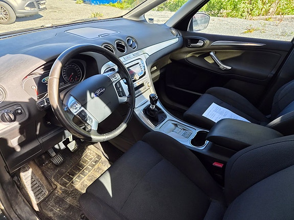 Ford S-MAX 8 of 16