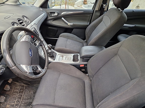Ford S-MAX 13 of 16