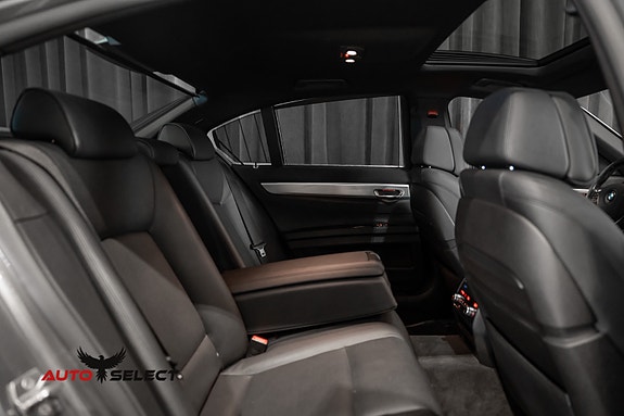BMW 740d 14 of 30