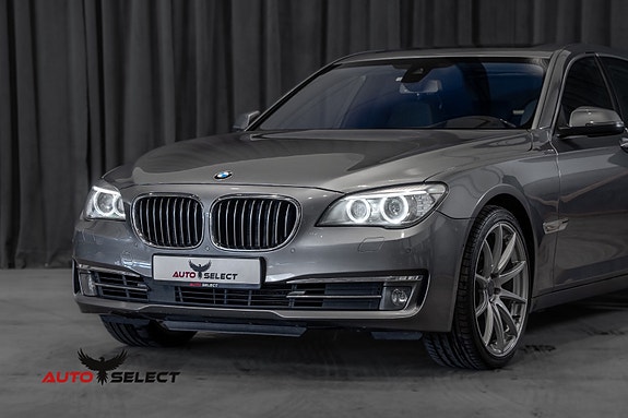 BMW 740d 6 of 30