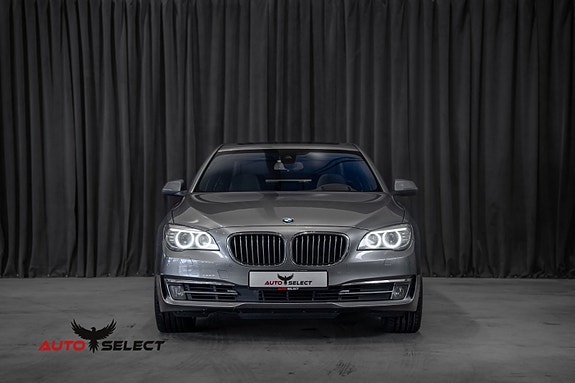 BMW 740d 4 of 30