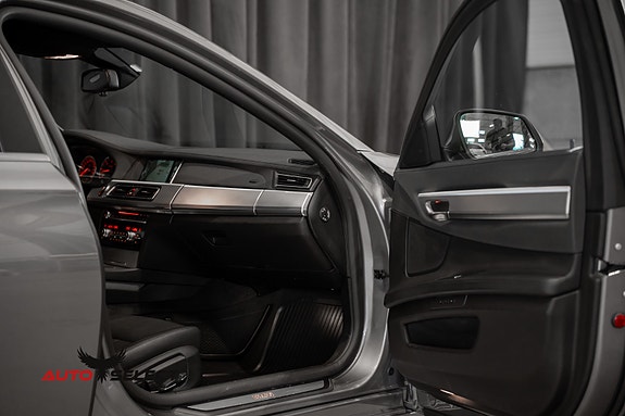 BMW 740d 20 of 30