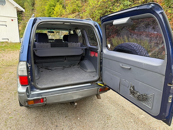 Toyota Land Cruiser 5 of 8