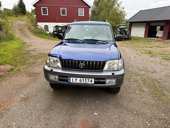 Toyota Land Cruiser 2 of 8