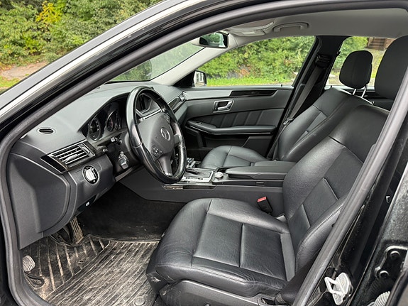 Mercedes-Benz E250 7 of 9
