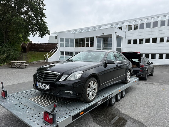 Mercedes-Benz E250 4 of 9