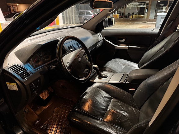 Volvo XC90 13 of 17