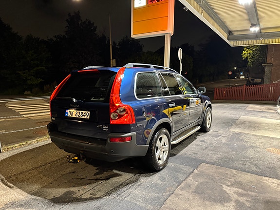 Volvo XC90 5 of 17