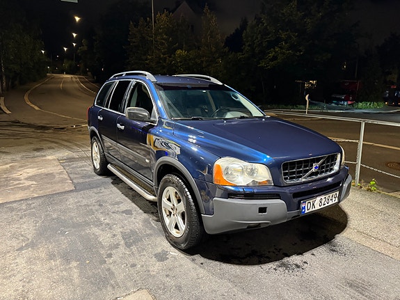 Volvo XC90 8 of 17